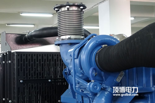 選購柴油發(fā)電機組設(shè)備應(yīng)考慮消音器哪些技術(shù)應(yīng)用呢