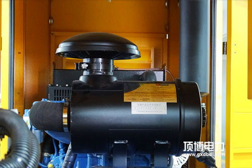 冷凍液中滲入機(jī)油，對(duì)發(fā)動(dòng)機(jī)汽缸有什么樣影響？